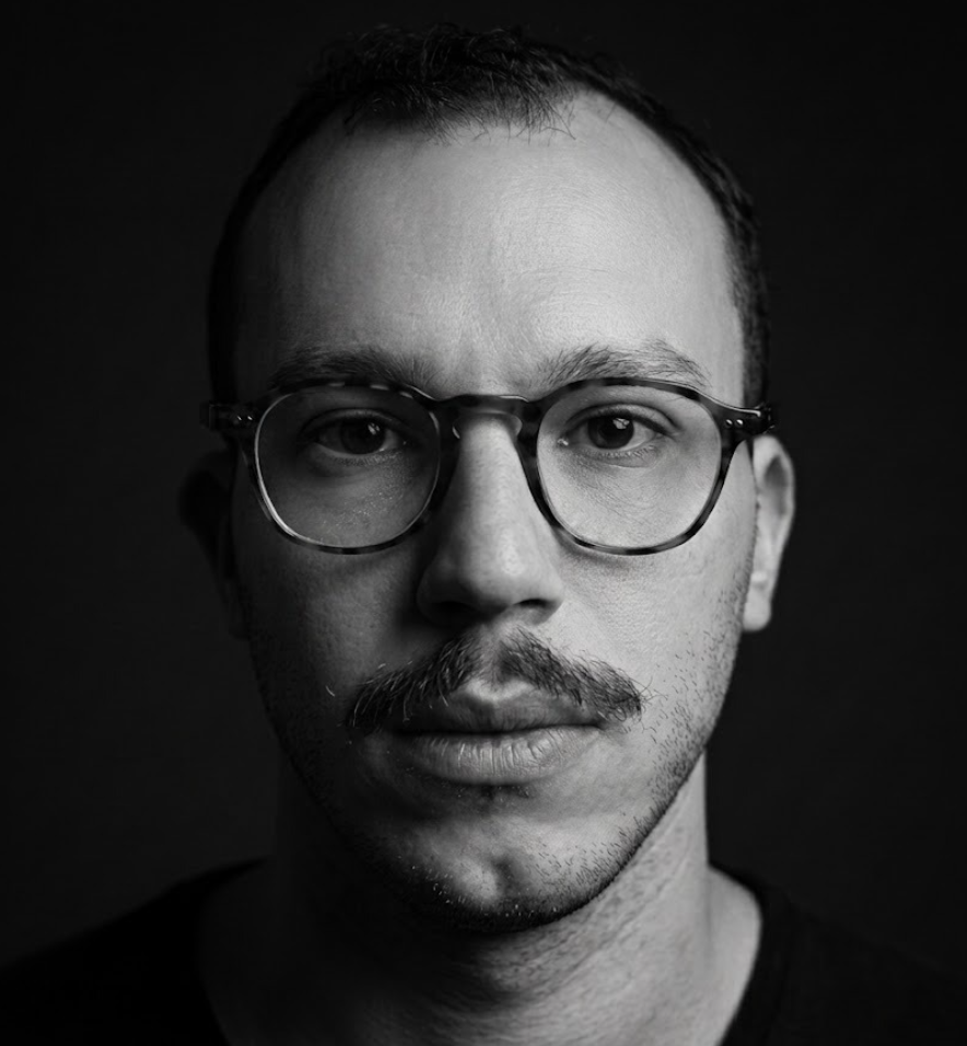 Caio M Batista